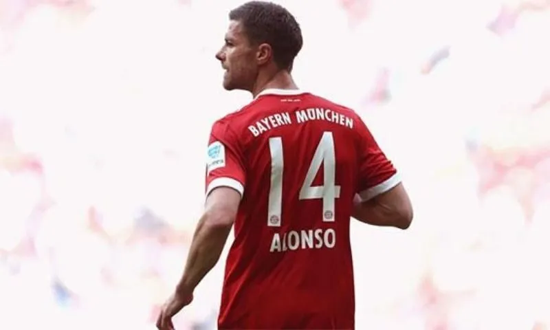 Xabi Alonso số áo 14 và các danh hiệu đáng kể